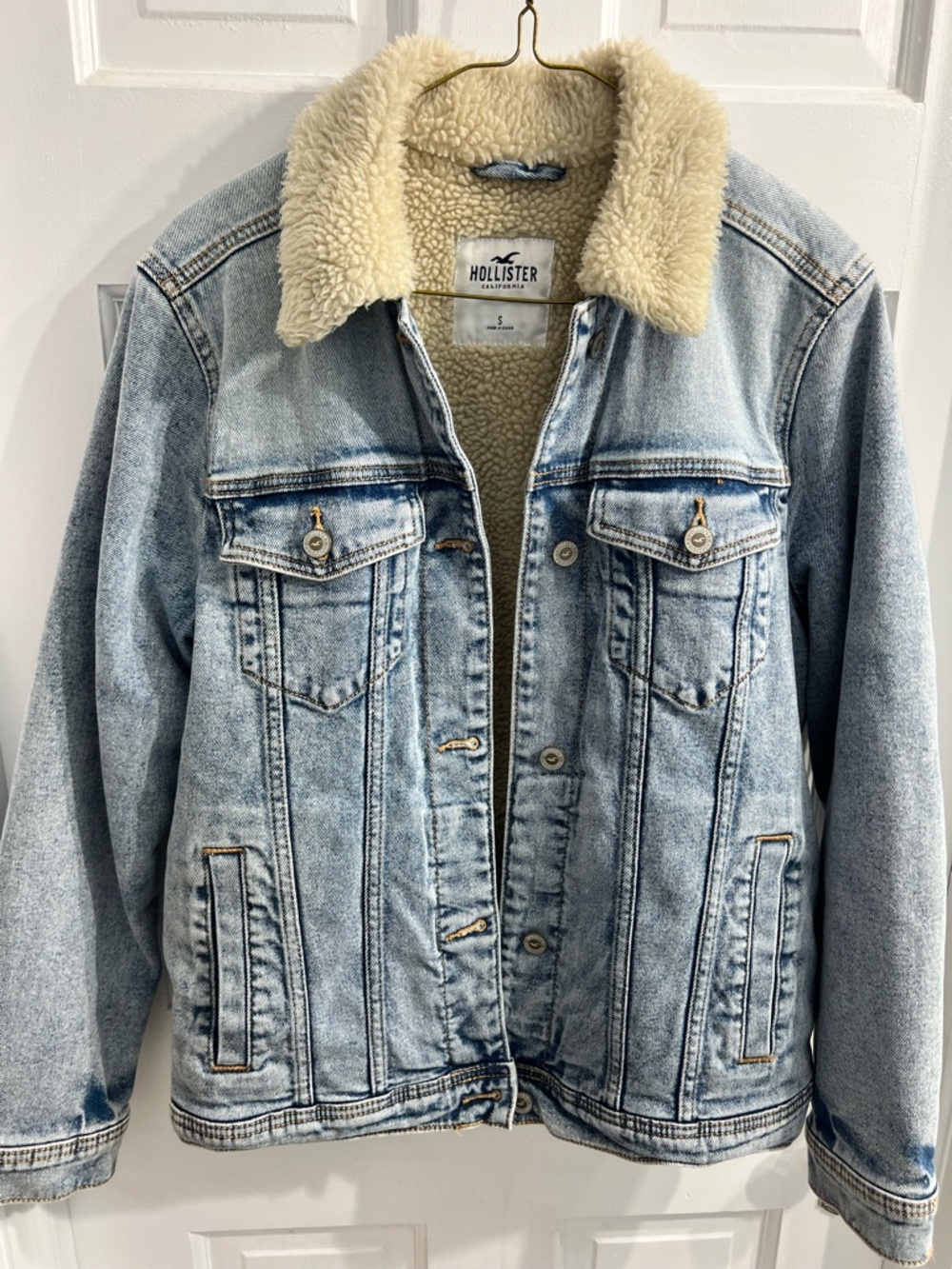 Hollister Men’s Sherpa Lined Jean Jacket